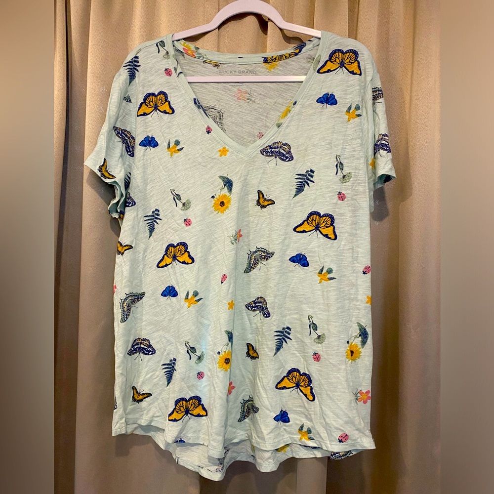 Beautiful spring flowing lucky brand T-shirt, multicolor